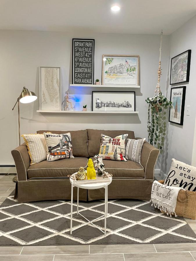 Modern Apartment With Parking & Quick Ride To Manhattan นิวยอร์ก ภายนอก รูปภาพ