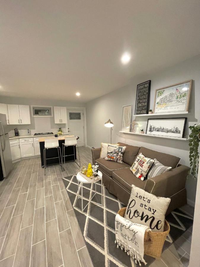 Modern Apartment With Parking & Quick Ride To Manhattan นิวยอร์ก ภายนอก รูปภาพ